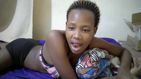 queen_slender online show from 05-11-26, 02:45
