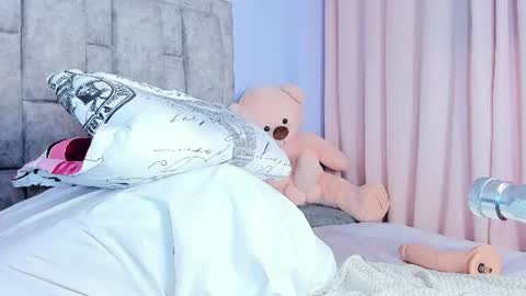 queen_yully online show from 07-15-26, 06:24
