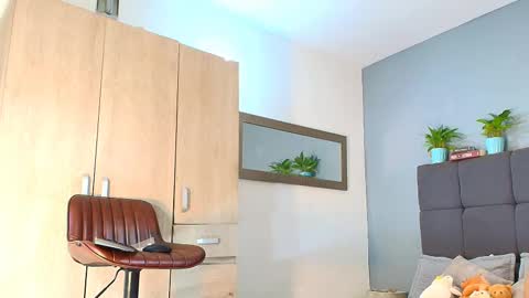 Snapshot of queenaliice chatting on 09-23-25, 12:30 ALICE online show from 09-23-25, 12:30