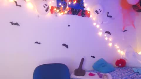 Ahlya  online show from 10-31-25, 04:57