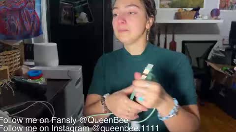 Snapshot of queenbee1111 chatting on 11-08-25, 03:29 QueenBee online show from 11-08-25, 03:29