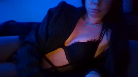 Snapshot of queenbee6269 chatting on 12-17-24, 05:07 queenbee6269 online show from 12-17-24, 05:07