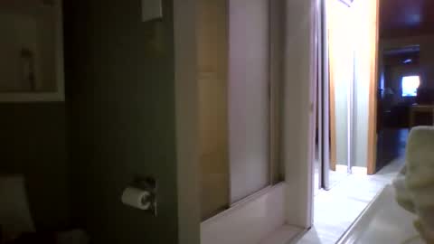 Snapshot of queenbee6269 chatting on 12-30-24, 02:20 queenbee6269 online show from 12-30-24, 02:20