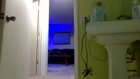 Snapshot of queenbee6269 chatting on 01-08-25, 04:44 queenbee6269 online show from 01-08-25, 04:44