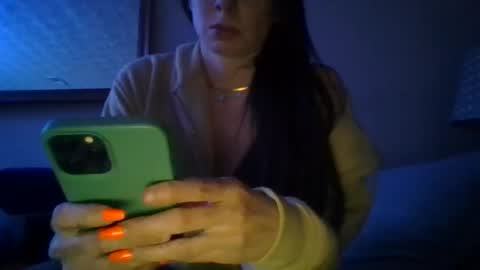 Snapshot of queenbee6269 chatting on 02-06-25, 01:16 queenbee6269 online show from 02-06-25, 01:16