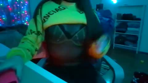 Snapshot of queenbee6269 chatting on 01-10-26, 11:12 queenbee6269 online show from 01-10-26, 11:12