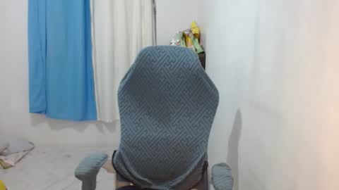 queen online show from 01-05-25, 03:34