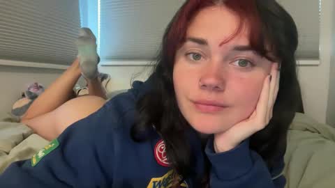 Snapshot of queencassidyy chatting on 12-17-25, 10:16 Cassidy online show from 12-17-25, 10:16