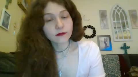 queencrimsonlvx online show from 04-18-26, 12:58