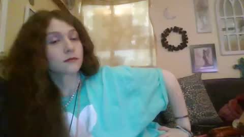 queencrimsonlvx online show from 04-29-26, 02:59