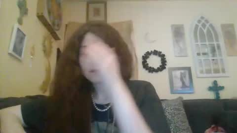 queencrimsonlvx online show from 05-01-26, 07:29