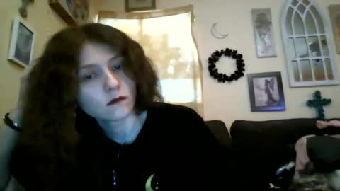 Snapshot of queencrimsonlvx chatting on 06-14-26, 03:08 queencrimsonlvx online show from 06-14-26, 03:08