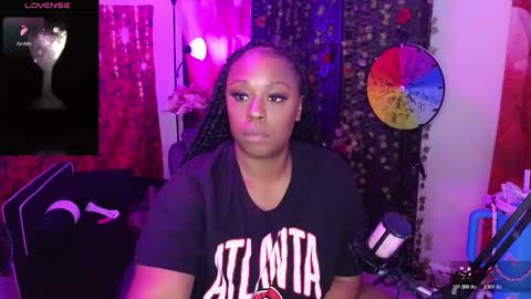 Snapshot of queencroze chatting on 11-09-25, 02:48 Queen Cherise Roze online show from 11-09-25, 02:48