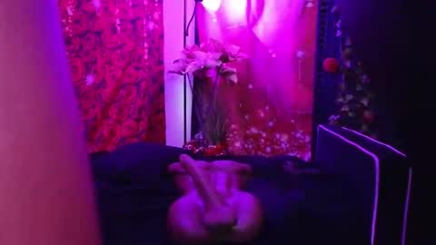 Snapshot of queencroze chatting on 02-21-26, 10:00 Queen Cherise Roze online show from 02-21-26, 10:00