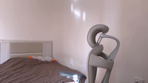 Snapshot of queendegasperis chatting on 03-20-26, 05:12 Alice online show from 03-20-26, 05:12