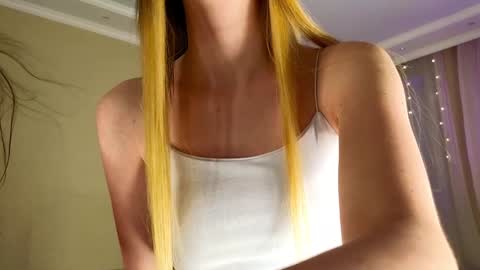 Nelly  INSTA  queenelia  online show from 09-25-25, 01:59