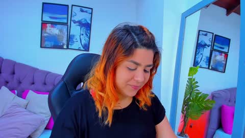 Queen online show from 01-24-25, 07:18