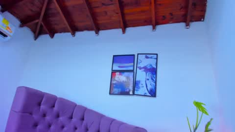 Queen online show from 02-05-25, 01:47