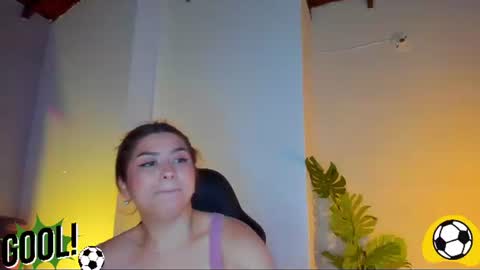 Snapshot of queengrett chatting on 06-19-26, 06:45 Queen online show from 06-19-26, 06:45