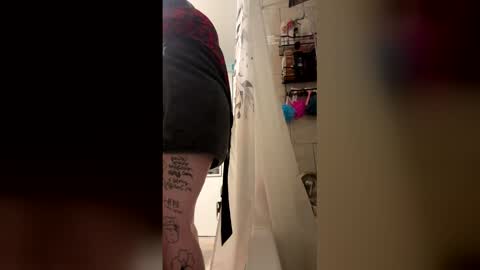 queenjmmannen18 online show from 04-21-26, 03:02