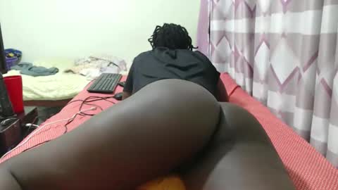 queenkesha online show from 04-06-26, 01:47