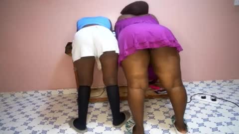 Snapshot of queenkiah chatting on 03-12-25, 01:30 Nina online show from 03-12-25, 01:30