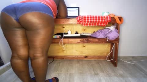 Snapshot of queenkiah chatting on 10-02-25, 07:54 Nina online show from 10-02-25, 07:54