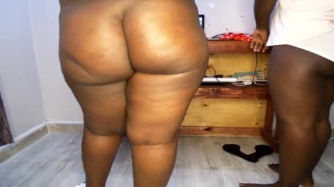 Snapshot of queenkiah chatting on 11-24-25, 06:29 Nina online show from 11-24-25, 06:29