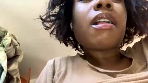 Kourtney online show from 09-14-25, 03:44