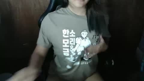 queenkrissha online show from 12-16-25, 06:07