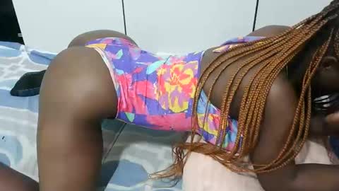 Snapshot of queenlatasha chatting on 11-16-25, 06:19 Latasha online show from 11-16-25, 06:19