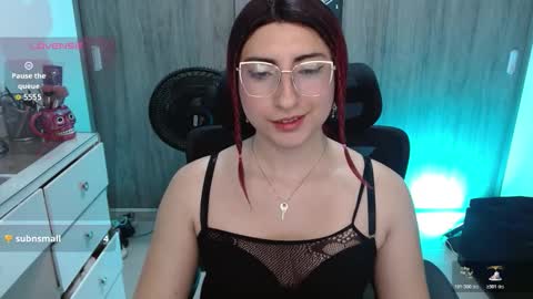 Snapshot of queenlilith_paradise chatting on 01-08-26, 10:45 Queenlilith online show from 01-08-26, 10:45