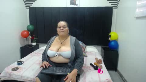 VickyBoobss online show from 11-27-25, 01:13