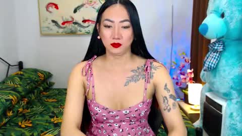 QUEEN online show from 01-22-25, 09:54