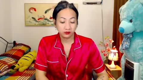 Snapshot of queenmistressts chatting on 06-11-26, 04:16 QUEEN online show from 06-11-26, 04:16