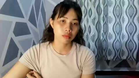 Snapshot of queennbbee chatting on 06-13-26, 06:33 queennbbee online show from 06-13-26, 06:33