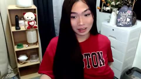 Snapshot of queenofcum169xx chatting on 04-21-26, 06:23 Mikka online show from 04-21-26, 06:23