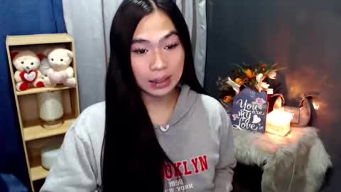 Snapshot of queenofcum169xx chatting on 04-28-26, 05:51 Mikka online show from 04-28-26, 05:51