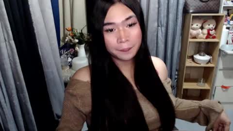 Snapshot of queenofcum169xx chatting on 07-10-26, 05:15 Mikka online show from 07-10-26, 05:15