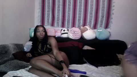 Snapshot of queenofheartsfaerah chatting on 01-14-25, 08:41 QueenOfHearts online show from 01-14-25, 08:41