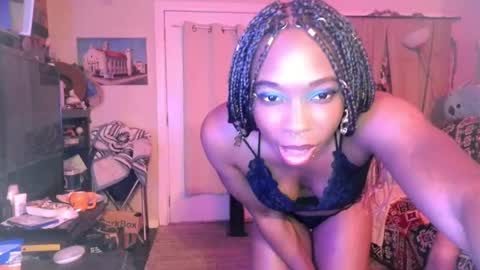 Snapshot of queenofheartsfaerah chatting on 01-29-25, 07:04 QueenOfHearts online show from 01-29-25, 07:04