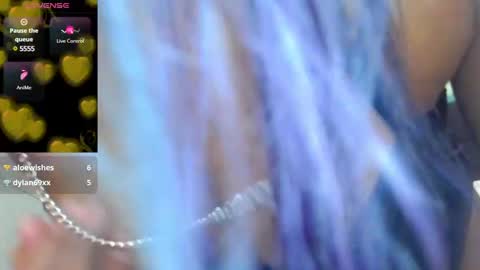 Snapshot of queenofheartsfaerah chatting on 03-05-25, 03:07 QueenOfHearts online show from 03-05-25, 03:07