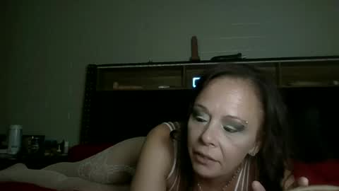 Snapshot of queenofmen33 chatting on 06-13-26, 08:12 queenofmen33 online show from 06-13-26, 08:12