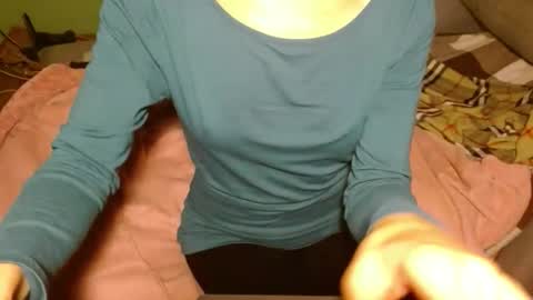 queenoftenderness online show from 10-17-25, 06:10