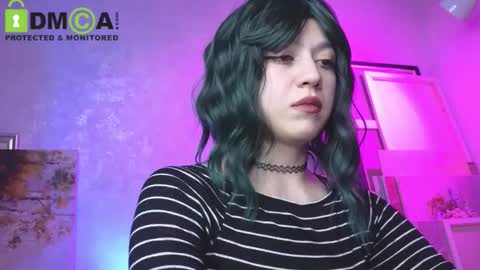 Snapshot of queenofwandss chatting on 10-31-25, 10:44 follow my new insta online show from 10-31-25, 10:44