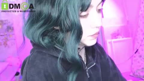 Snapshot of queenofwandss chatting on 11-16-25, 02:00 follow my new insta online show from 11-16-25, 02:00