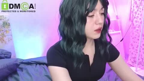 Snapshot of queenofwandss chatting on 11-18-25, 04:00 follow my new insta online show from 11-18-25, 04:00