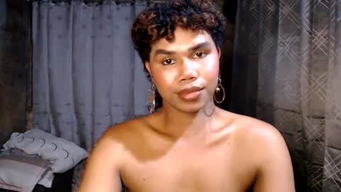 Snapshot of queenpinayebony_xx chatting on 07-22-26, 12:30 queenpinayebony_xx online show from 07-22-26, 12:30