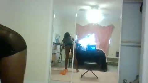 queensandyyy online show from 12-03-25, 07:12