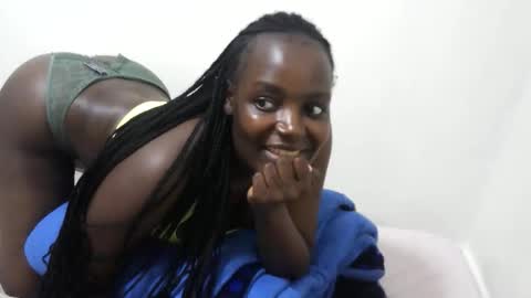Snapshot of queensassy38 chatting on 05-18-26, 04:07 Sassy online show from 05-18-26, 04:07